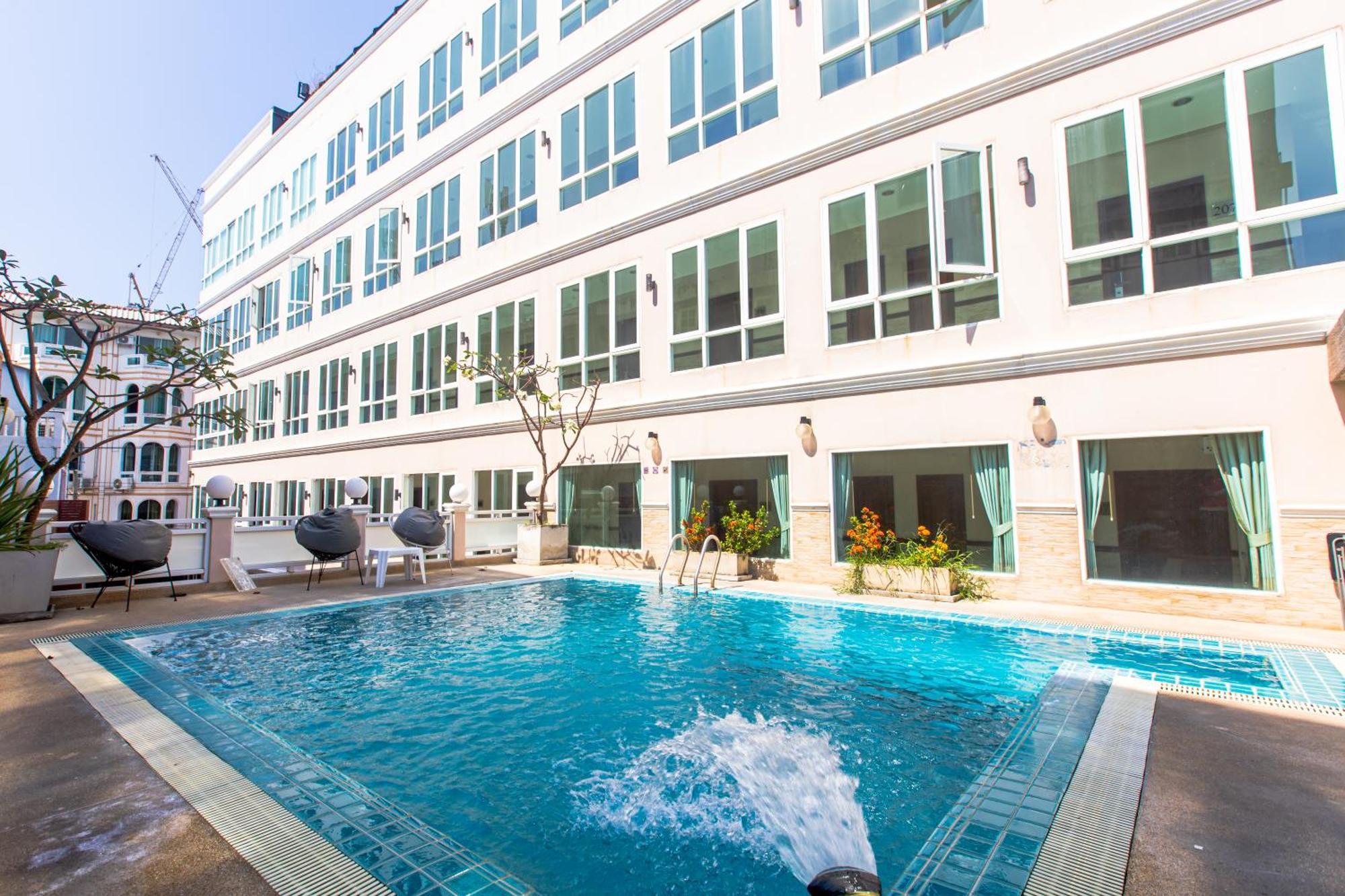 Sun Sky Resort Near Beach Jomtien Beach Exterior photo